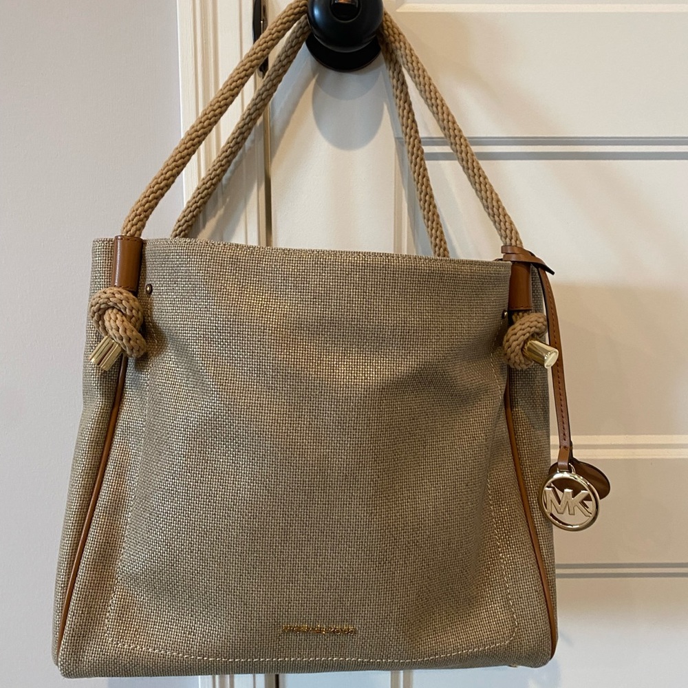 Michael Kors Large Isla Grab Bag